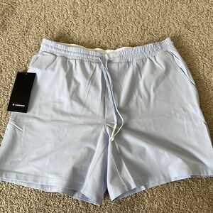 NWT LULULEMON POOL SHORT 7” XL